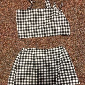 2 Piece Black and White Set